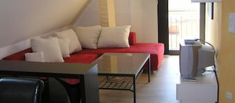 Attractive Holiday Home in Castell Bavaria With Barbecue