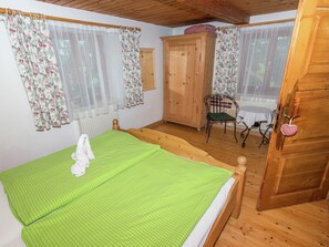 Apartment | 2 bedrooms, individually furnished, bed sheets
