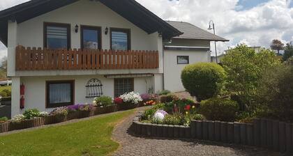 Attractive Holiday Home in Gönnersdorf Eiffel With Play Area
