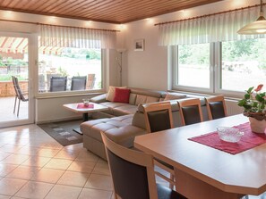 Apartment | Dining - Garden Apartment in Huttenthal (Mossautal)