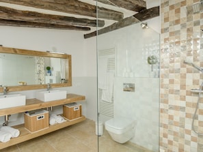 Combined shower/tub - Authentic Finca for 6-9 People, on the Hill of Moraira With a Beautiful Panoramic View (Teulada)