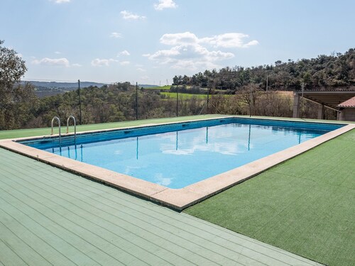 Cozy Cottage in Torà With Private Swimming Pool