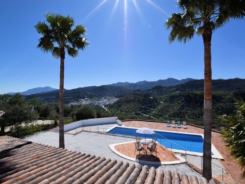 Spacious and Comfortable Villa With Lots of Privacy and Beautiful Views of Monda