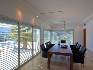 Dining - Spacious and Comfortable Villa With Lots of Privacy and Beautiful Views of Monda (Monda)