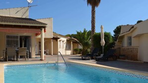 Unclassified image, 2 of 42, button - Villa in a Quiet Private Street in La Nucia,10 Minutes From the Beach of Altea (La Nucia)