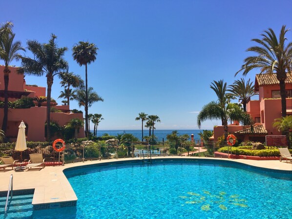 Outdoor pool - Cozy Apartment in Estepona With Sauna (Estepona)