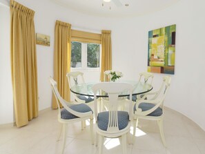 Dining - Luxurious Villa With Private Swimming Pool and Beautiful View Near Moraira (Teulada)