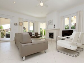 Fireplace, DVD player - Luxurious Villa With Private Swimming Pool and Beautiful View Near Moraira (Teulada)