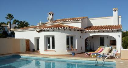 Luxury Villa With Private Swimming Pool in Ambolo