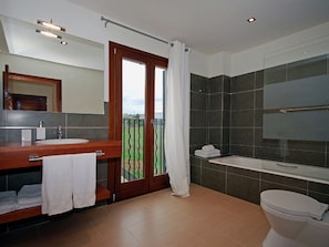 Combined shower/tub, towels - Nice and Modern Semi-detached With Private Pool, Situated in a Quiet Area (Sant Llorenc des Cardassar)