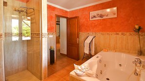 Bathroom - Cozy Mansion With Swimming Pool in Buger Majorca (Buger)