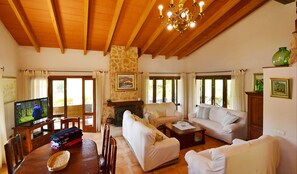Living room - Villa in Majorca Near Tramuntana Mountains (Inca)