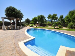 Outdoor pool - Luxurious Holiday Home With Private Pool in Selva (Selva)