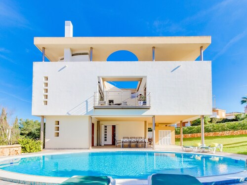 Luxury Villa for 8 People With Spectacular Views Over the bay of Palma
