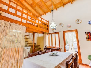 Dining - Quiet but Very Close to the Beautiful Beaches of Porto Petro and Mondrago (Santanyi)