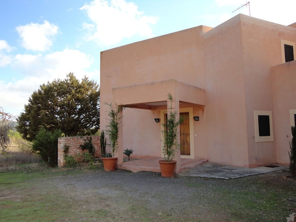 Exterior - Modern Holiday Home in Es Cubells With Private Pool (Sant Josep de sa Talaia)