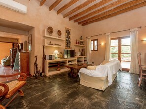 Fireplace - Single Storey Villa With Garden and Several Fruit Trees in Ibiza (Santa Eulalia del Rio)