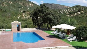 Outdoor pool - Beautiful Spanish Farmhouse With Large Private Pool in the Sierras Subbéticas (Carcabuey)