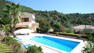 Piscine extérieure
