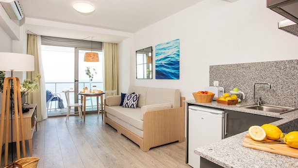 Unclassified image, 1 of 9, button - Well-furnished Apartment With Airconditioning in Blanes (Blanes)