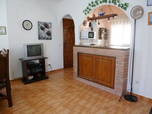 Private kitchen - House in Empuriabrava With Private Pool and Barbecue in Quiet Area (Castello d'Empuries)