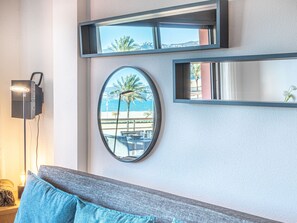 2 bedrooms, individually furnished - Apartment With sea View, two Bedrooms 50m From the Beach (Castello d'Empuries)