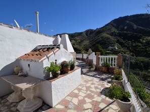 Exterior - Lovely Spacious Holiday Home With a Well-kept Interior in Maro (Nerja)