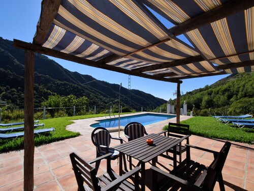 Lovely Spacious Holiday Home With a Well-kept Interior in Maro