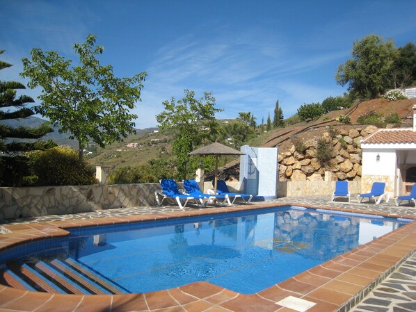 Outdoor pool - Luxurious Villa in Sayalonga Andalusia With Private Pool (Sayalonga)