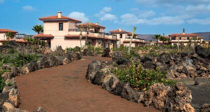 Villa Suite near Playa el Hierro & Volcan Calderon Hondo