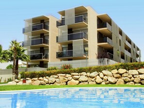 Outdoor pool - Beautiful Apartment in Salou Catalonia With Swimming Pool (Salou)