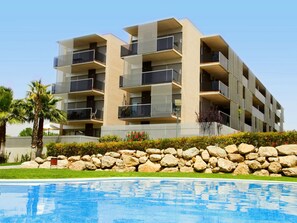 Outdoor pool - Beautiful Apartment in Salou Catalonia With Swimming Pool (Salou)