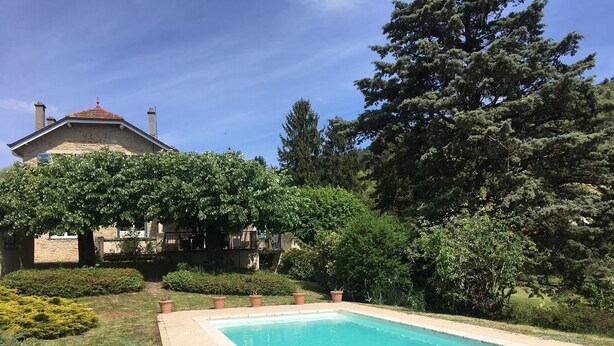 Outdoor pool - Luxurious Villa in Ceyzériat With Swimming Pool (Ceyzeriat)