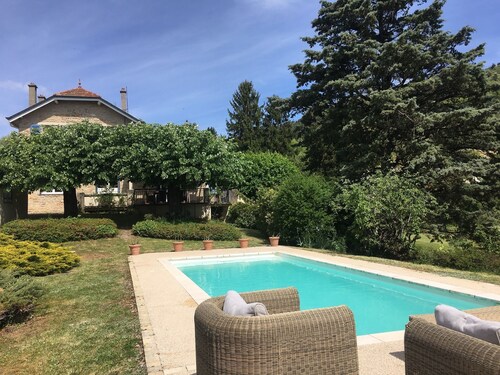 Luxurious Villa in Ceyzériat With Swimming Pool