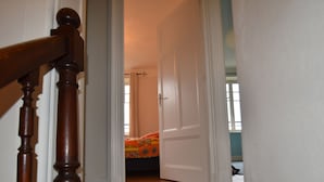 5 bedrooms, bed sheets - Luxurious Villa in Ceyzériat With Swimming Pool (Ceyzeriat)