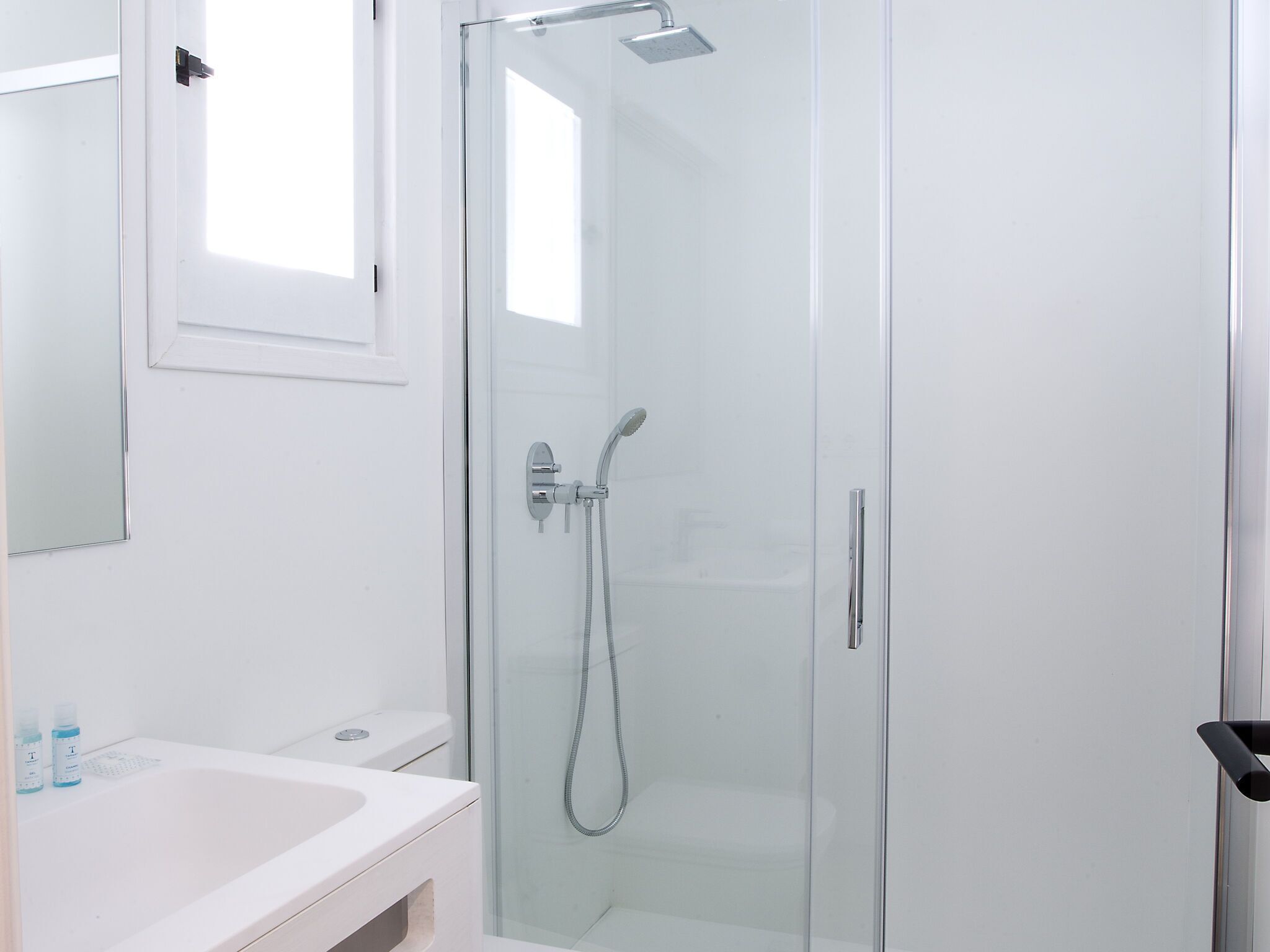 Shower, towels