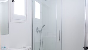 Unclassified image, 4 of 40, button - Modern Chalet With AC Just Steps Away From the Sandy Beach (Tarragona)
