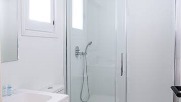 Shower, towels