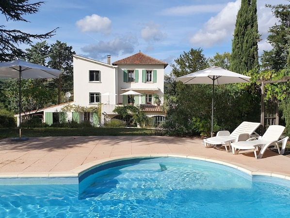Piscine extérieure