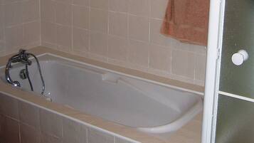 Bathtub