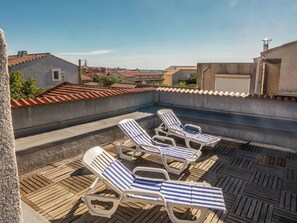 Outdoor pool - Lovely Apartment, 100m From the Sea, in the Heart of St. Peter (Fleury)