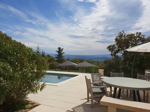 Cozy Villa in Saint-saturnin-les-apt With Open Kitchen