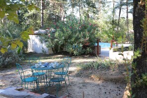 Garden - Splendid Holiday Home in Vagnas With Private Swimming Pool (Vagnas)