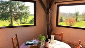 Dining - Mod Holiday Home in Frayssinet-le-gelat With Private Terrace (Frayssinet-le-Gelat)