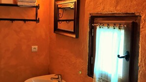 Shower, towels - Mod Holiday Home in Frayssinet-le-gelat With Private Terrace (Frayssinet-le-Gelat)