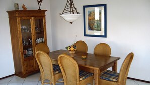 Unclassified image, 3 of 31, button - Delicious Holiday Castle Park With Swimming Pool, Golf, Tennis and Restaurant (Lombez)