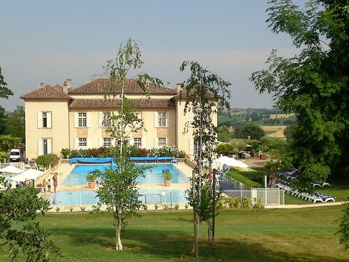 Delicious Holiday Castle Park With Swimming Pool, Golf, Tennis and Restaurant