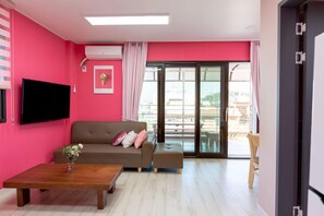 Pink 301 | Vardagsrum | Platt-tv