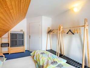 3 chambres, bureau, accès à Internet