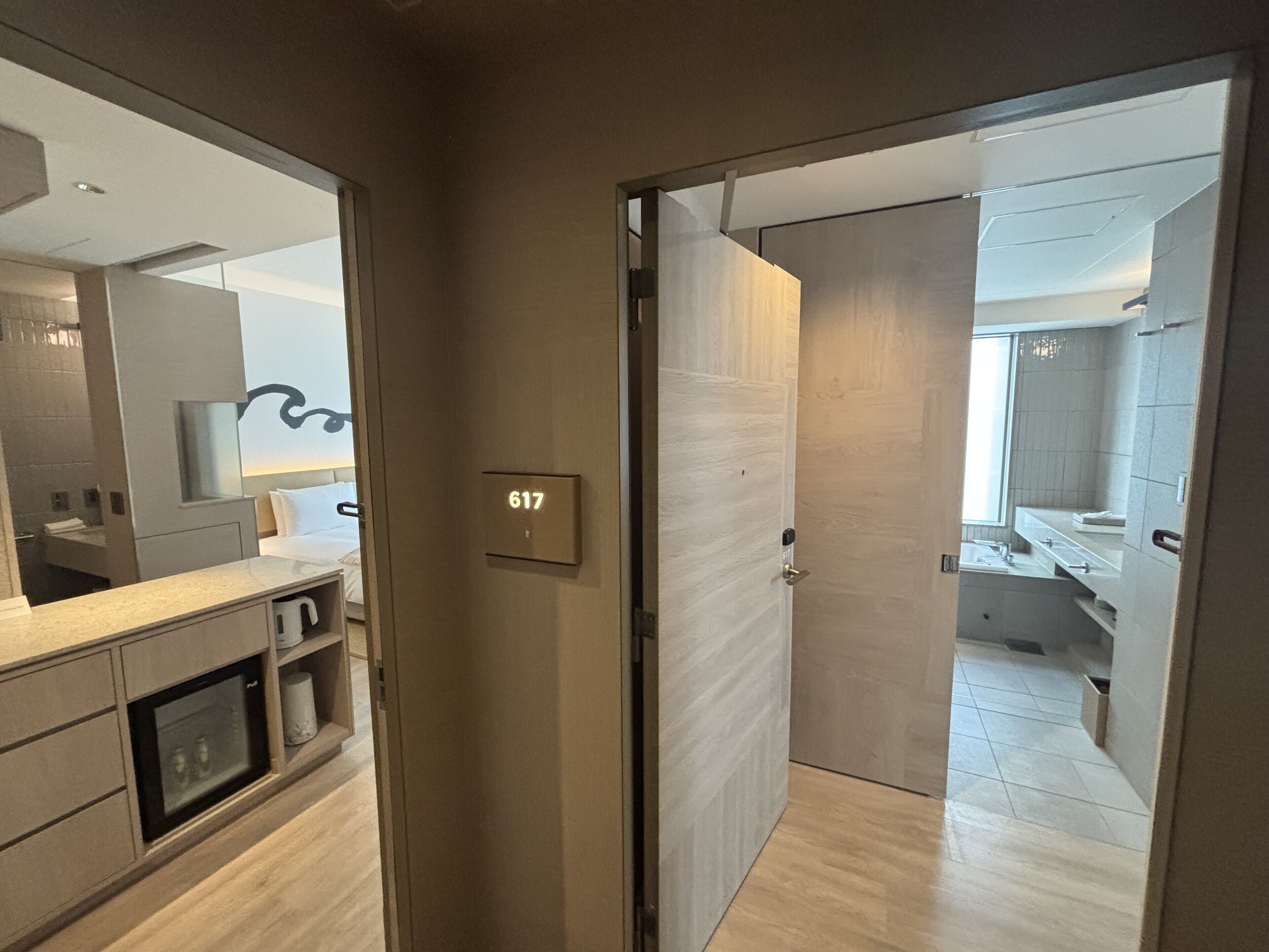 Connecting [Studio & Corner Twin], Non Smoking 57sqm | Down comforters, in-room safe, blackout drapes, soundproofing